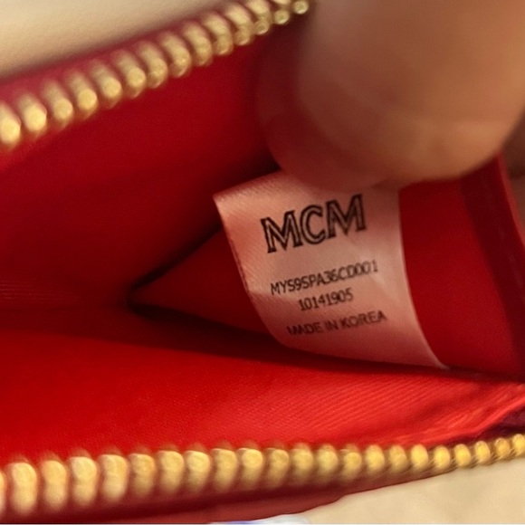 MCM Patricia Tri-fold Wallet - Picture 6 of 8